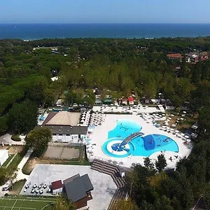 Отель Adriano Family Village Пунта-Марина