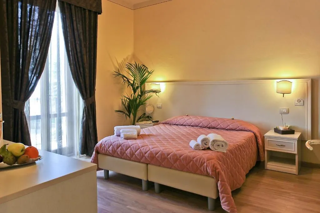 Hotel Il Monte Монте-Сан-Савино